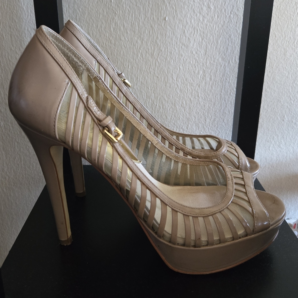 Michael KORS MOLLY Peep Toe Caged Mesh MK Logo Buckle Pumps US 9